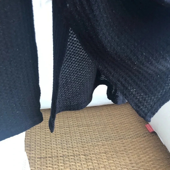 Black Cotton: On sweater - Picture 5 of 6